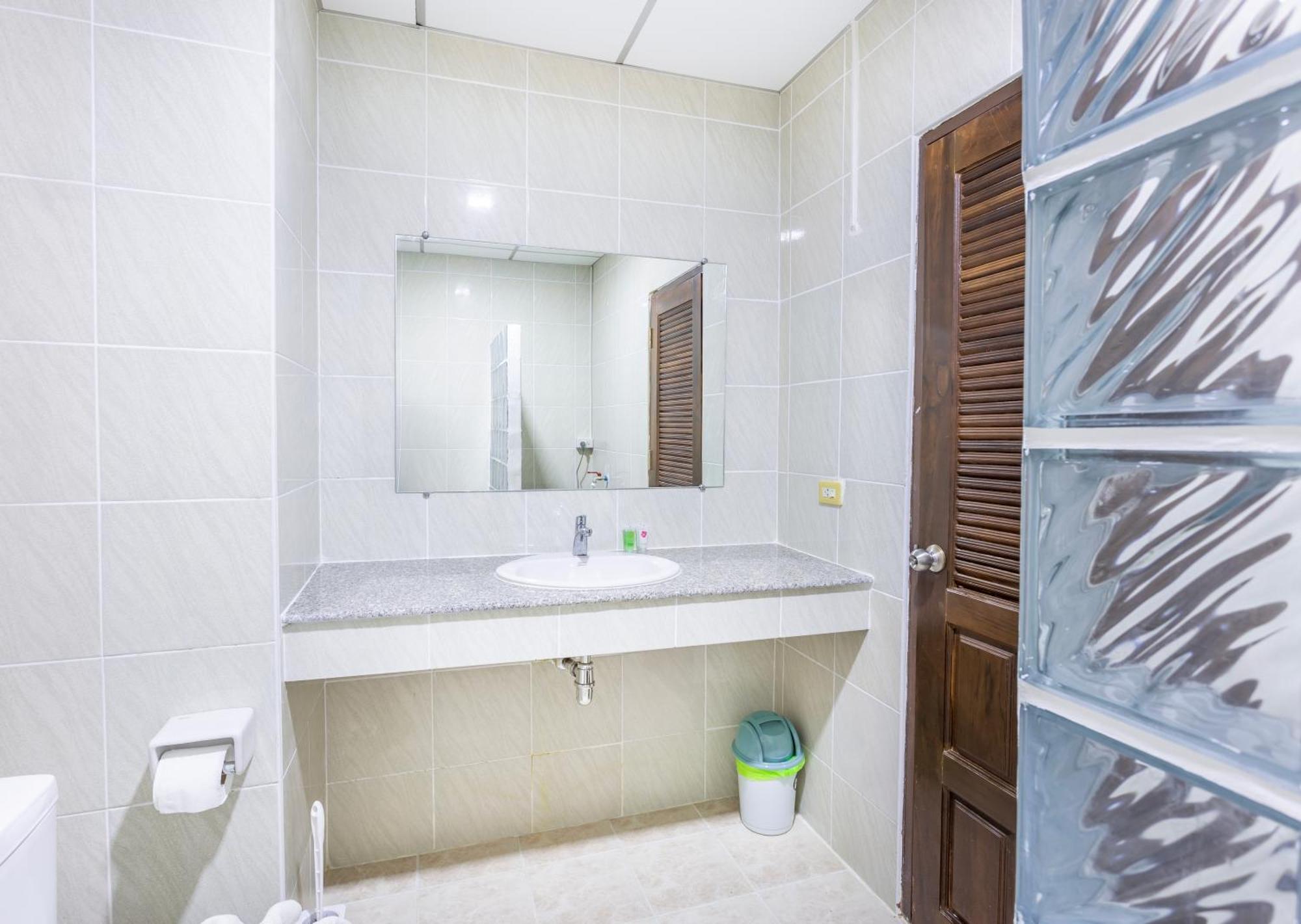 View Talay 5 Jomtien Beachfront Pattaya Exterior photo